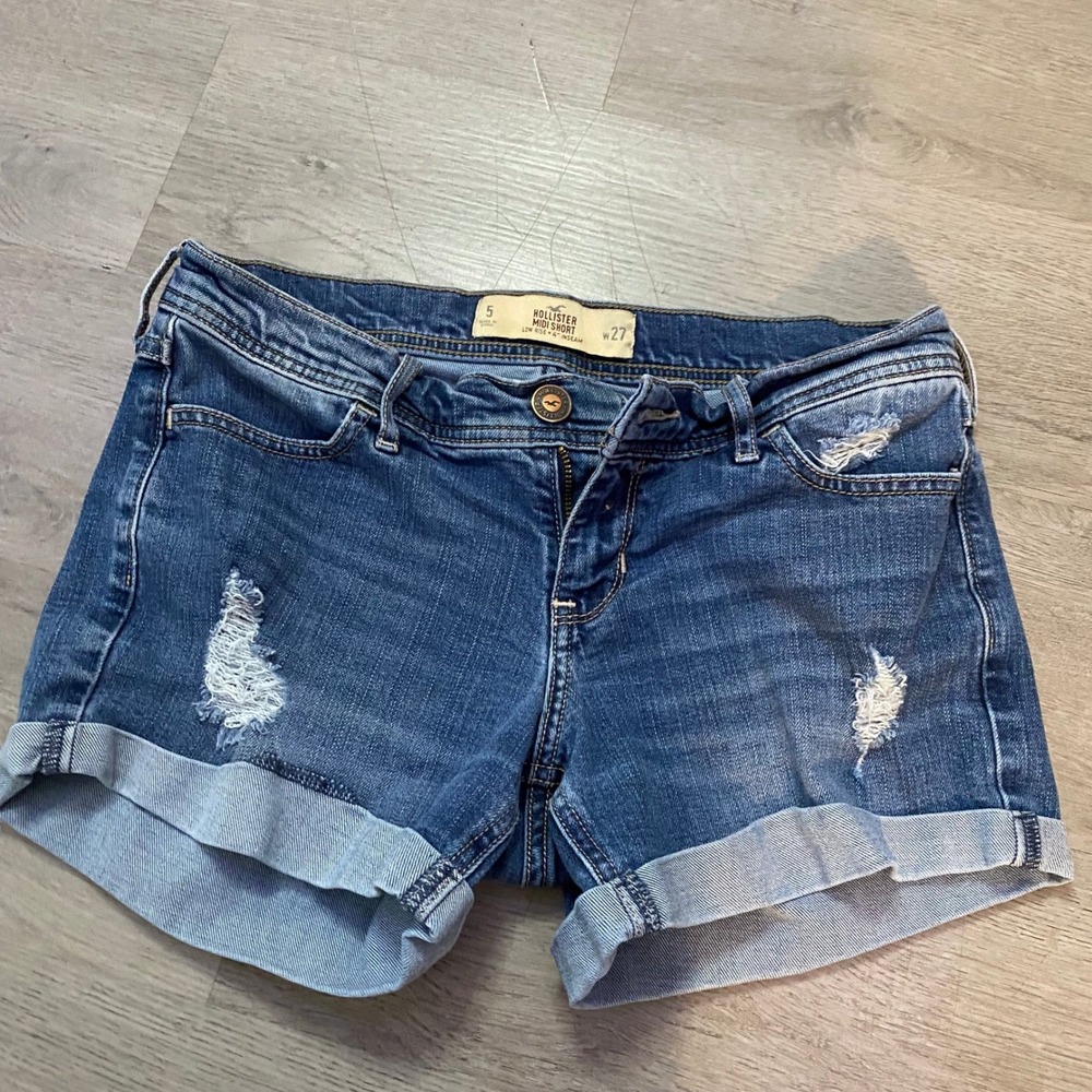 Hollister Midi Short Women 5/W27 Blue Low Rise Distressed Denim Cuffed 4" Inseam